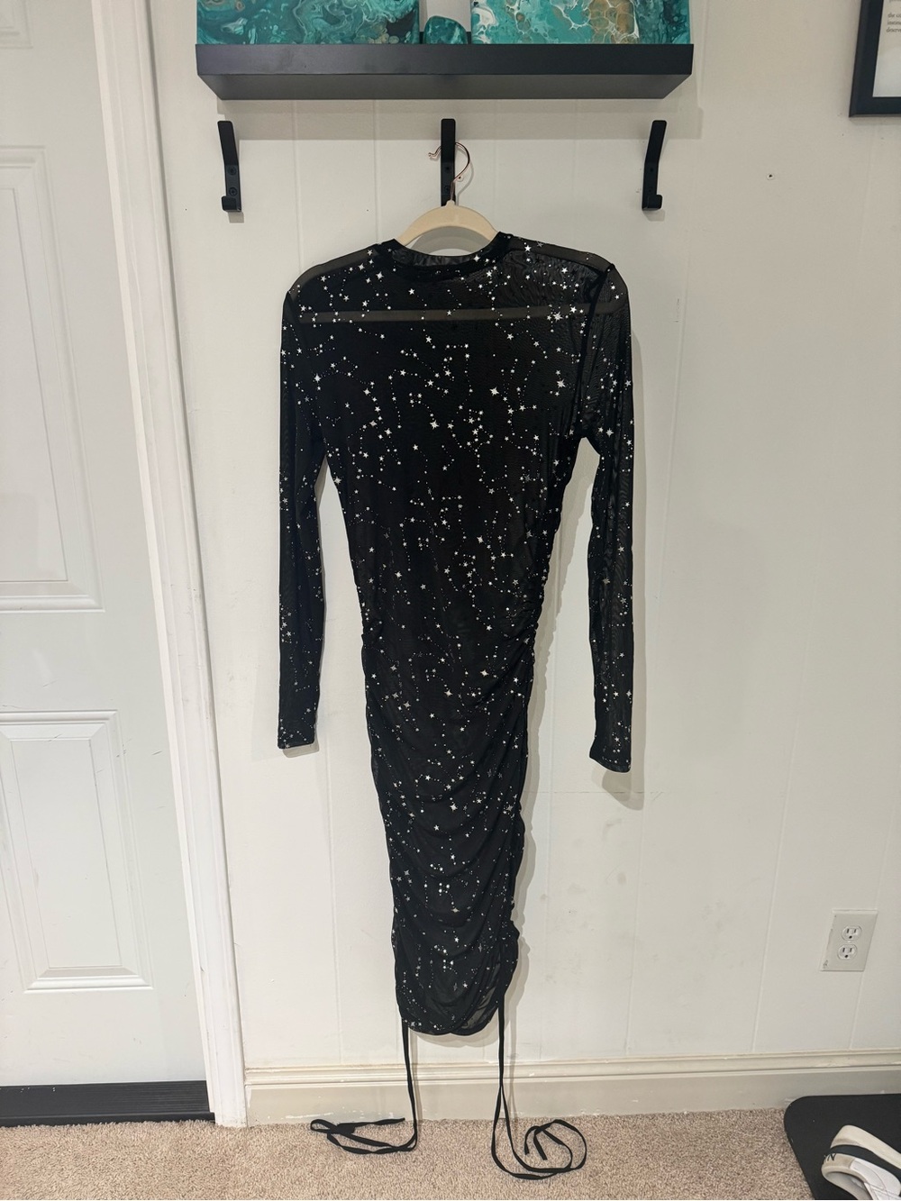 Black Sheer Star-Print Mesh Maxi Dress - Picture 5 of 5